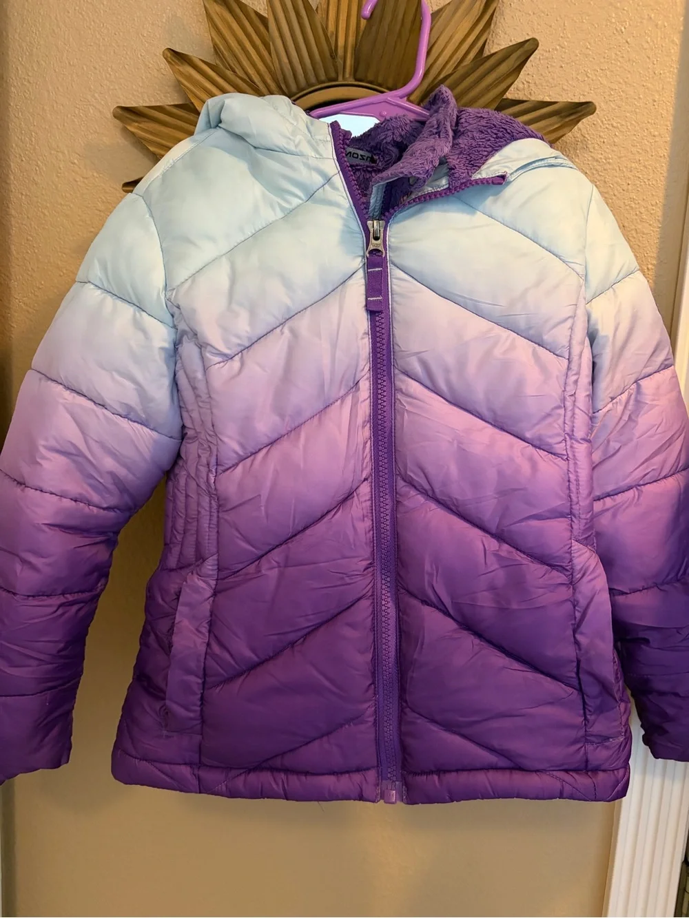Snozu Girls Purple and Blue Ombrea Winter Puffer Ski Coat size 5 New Condition!